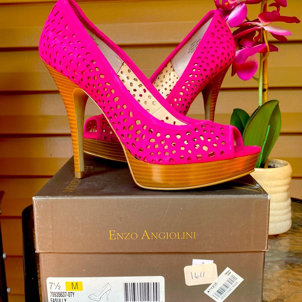Pretty in Pink heels 7.5